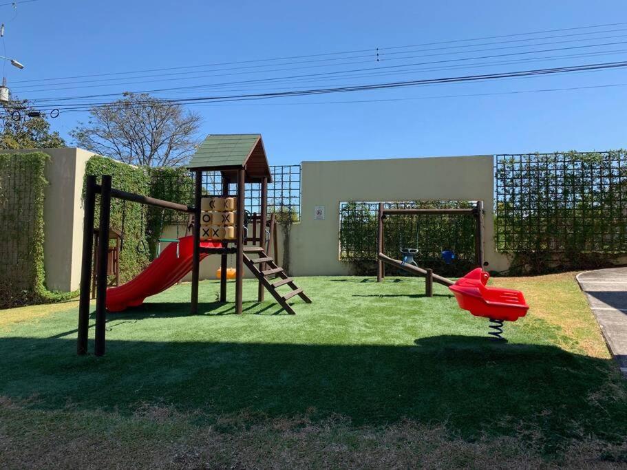 Modernidad En Un Oasis Verde Apartment Santa Ana  Exterior photo